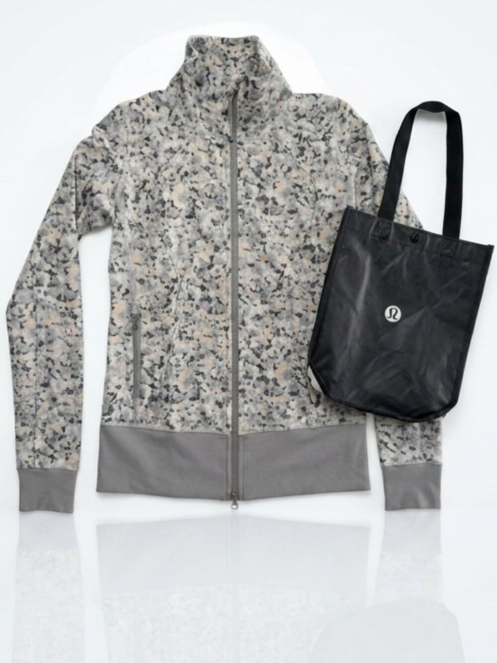 LULULEMON Nice Asana Zip Jacket Not So Petite Fleur and FREE TOTE BAG Sz 6